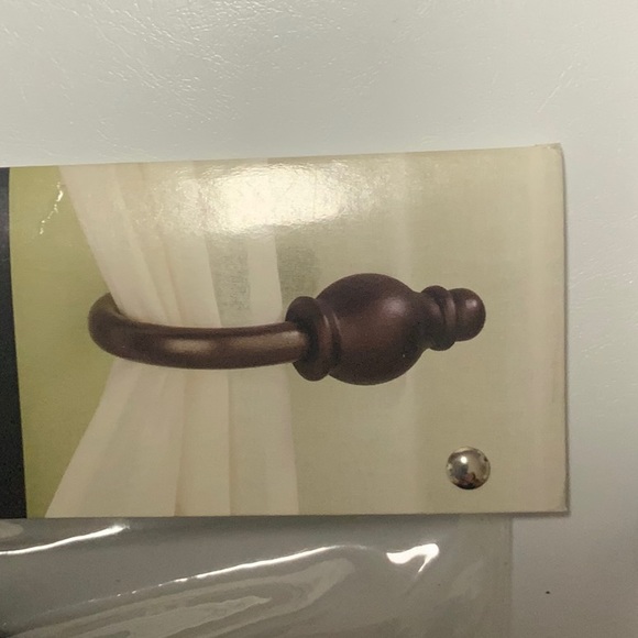 Umbra Curtain Holdbacks, 2 sets - Picture 3 of 3